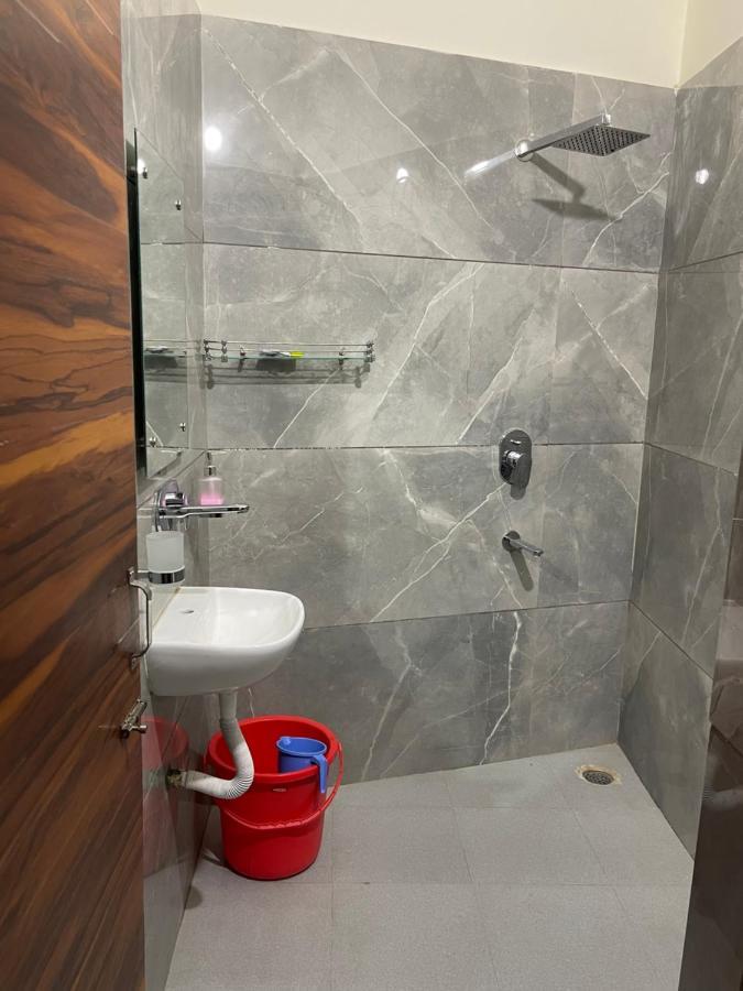Homestay Comforts 500M From Amritsar Airport 外观 照片