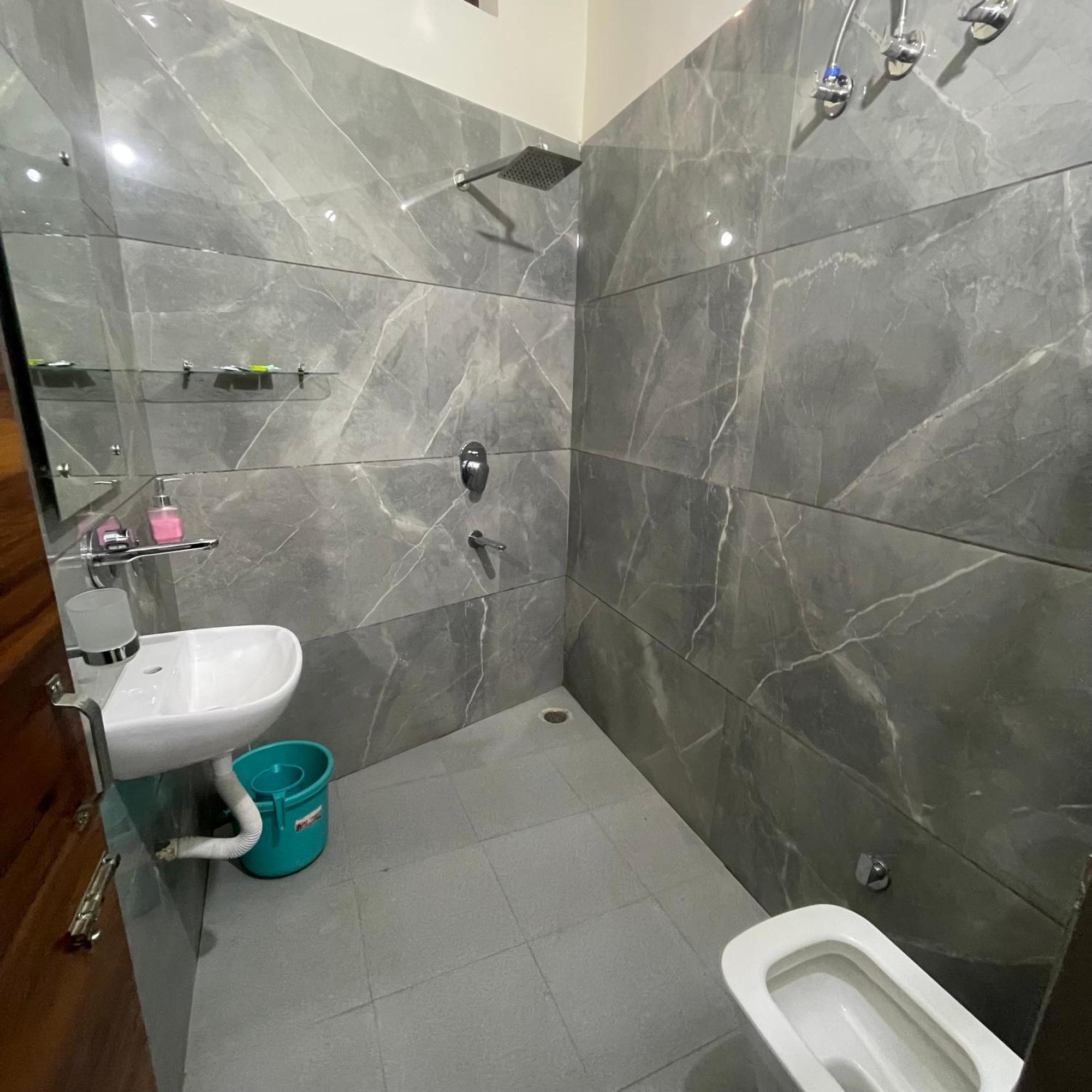 Homestay Comforts 500M From Amritsar Airport 外观 照片